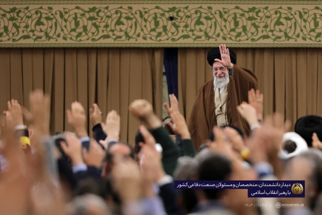 رهبرشهید: قدرت دفاعی ایران زبانزد شده است