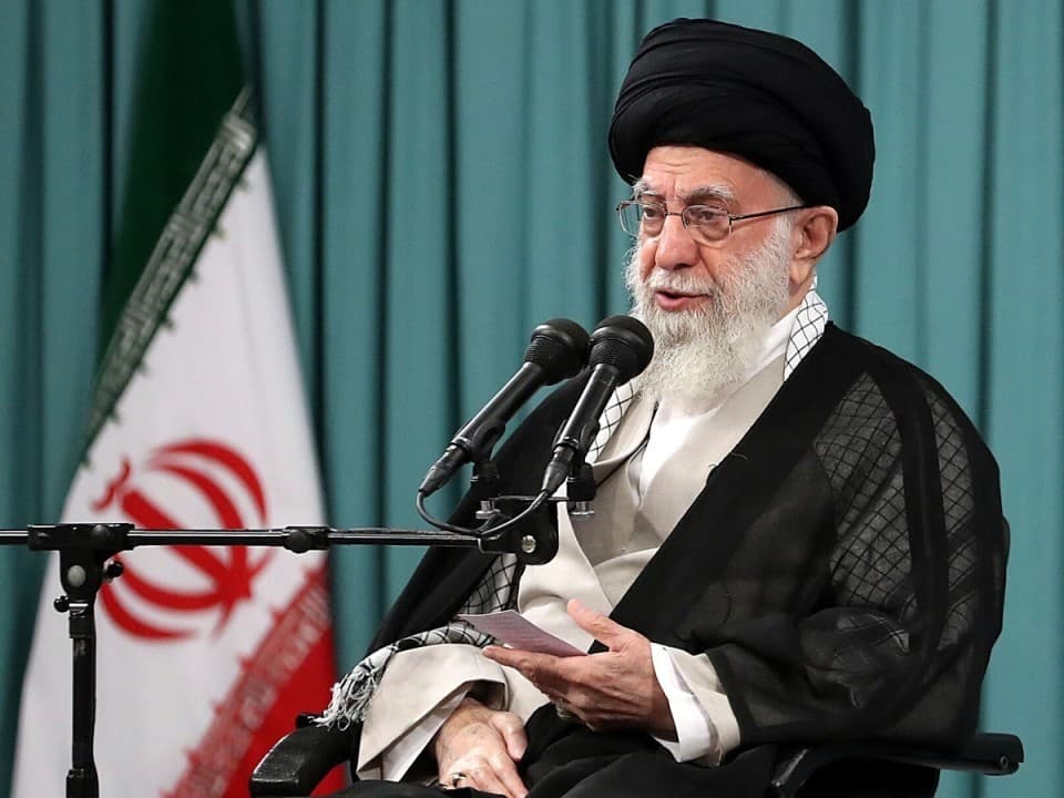 رهبر شهید: رهاسازی فرهنگ جایز نیست؛ مدیریت فرهنگ بر مبنای شعارهای انقلاب لازم است