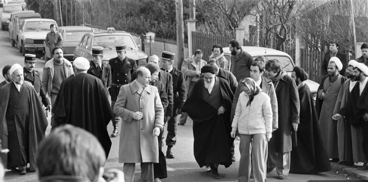 از نجف تا نوفل‌لوشاتو/ امام خمینی (ره) چگونه انقلاب را در تبعید رهبری می‌کردند؟